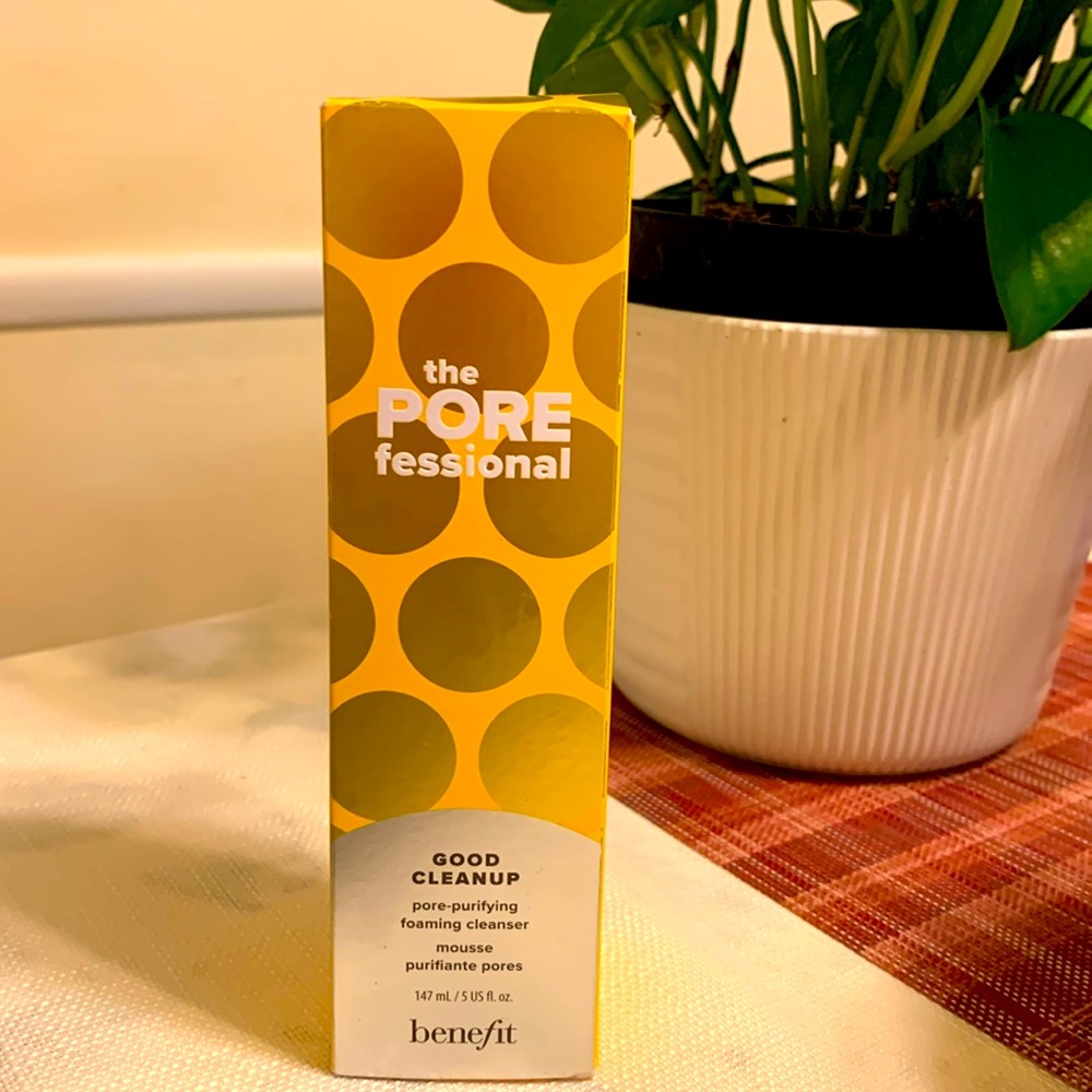 BENEFIT : The Pore fessional foaming cleanser